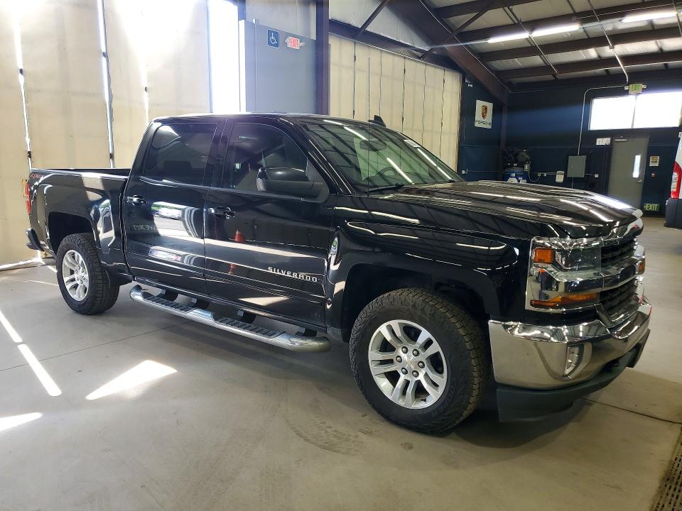 Продаж на аукціоні авто 2018 Chevrolet Silverado, vin: 3GCUKREC6JG582461, номер лоту: 56984106