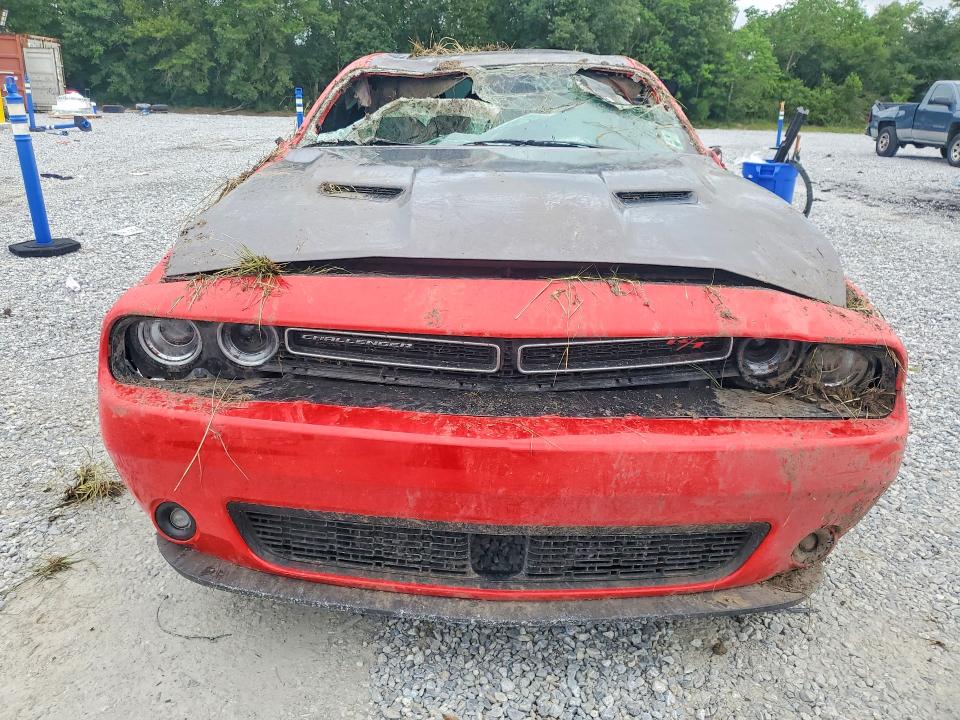 55997166 :رقم المزاد ، 2C3CDZBT6JH270414 vin ، 2018 Dodge Challenger مزاد بيع