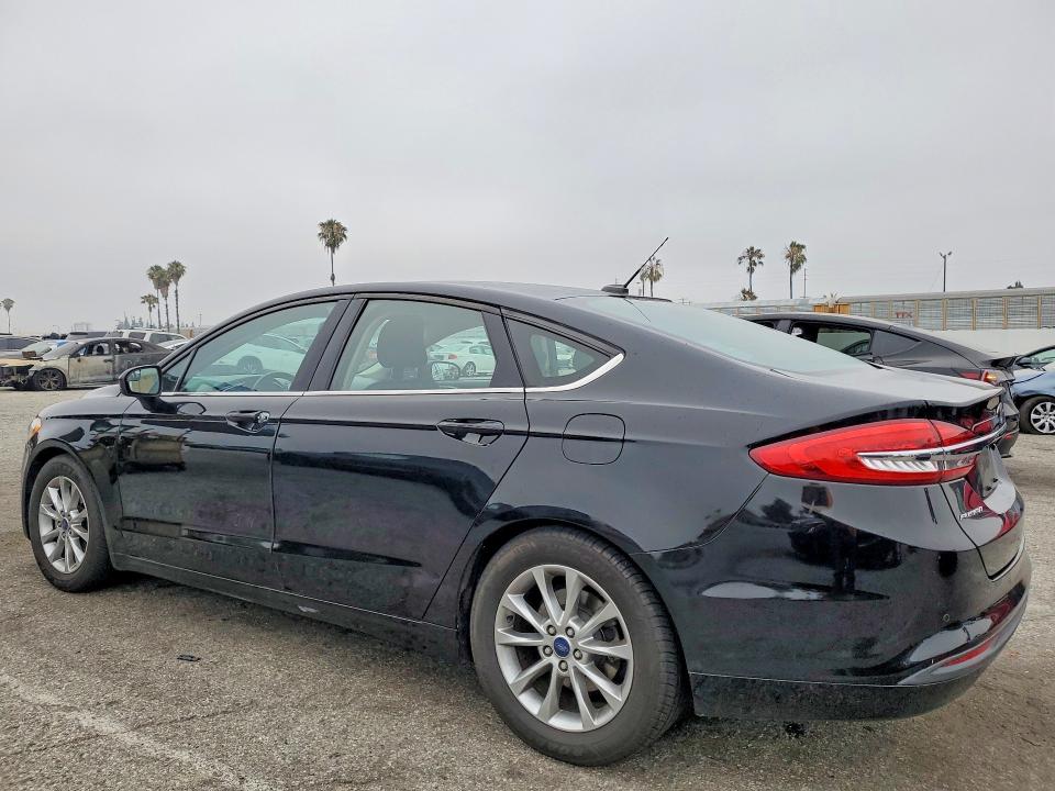 56103256 :رقم المزاد ، 3FA6P0HD7HR293863 vin ، 2017 Ford Fusion مزاد بيع