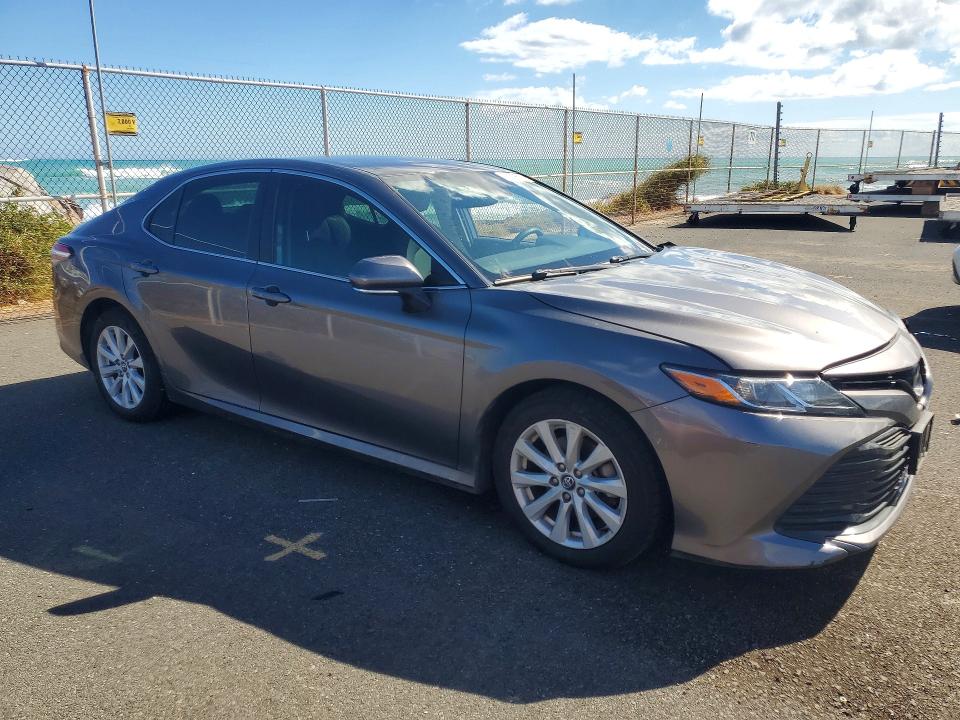 57629506 :رقم المزاد ، 4T1L11AK3LU902182 vin ، 2020 Toyota Camry مزاد بيع