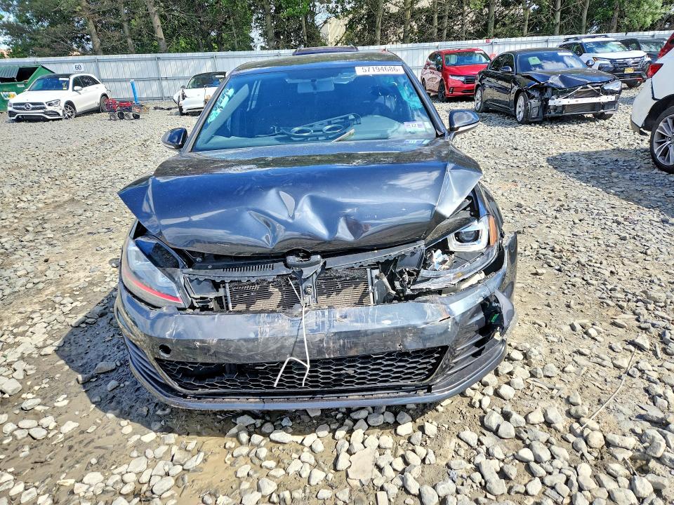 57194686 :رقم المزاد ، 3VW447AU8HM050506 vin ، 2017 Volkswagen Gti مزاد بيع