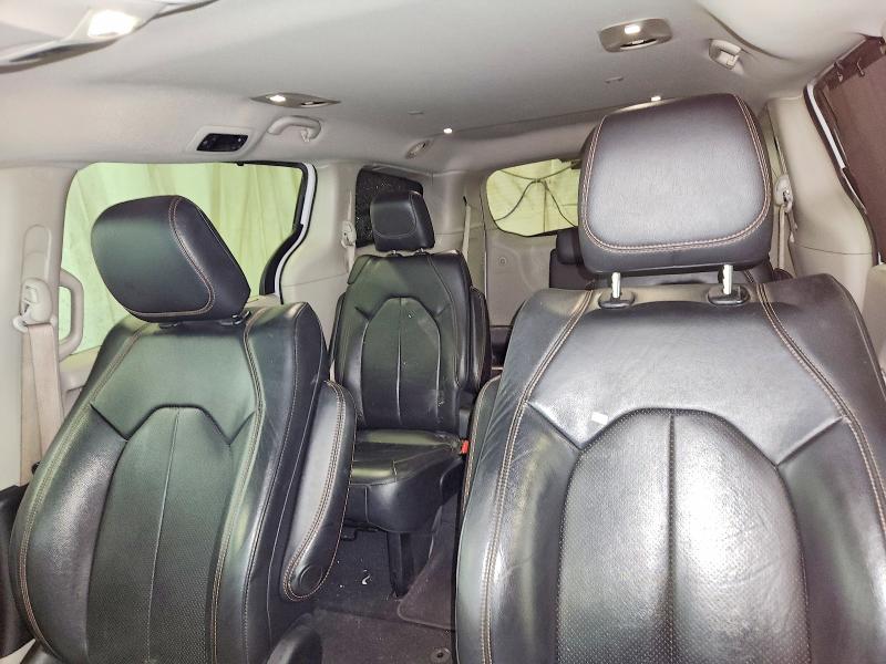56458696 :رقم المزاد ، 2C4RC1BG7JR149379 vin ، 2018 Chrysler Pacifica مزاد بيع