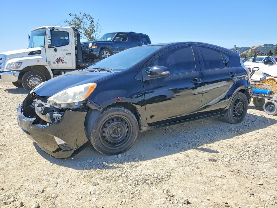 55771876 :رقم المزاد ، JTDKDTB33D1548323 vin ، 2013 Toyota Prius C مزاد بيع