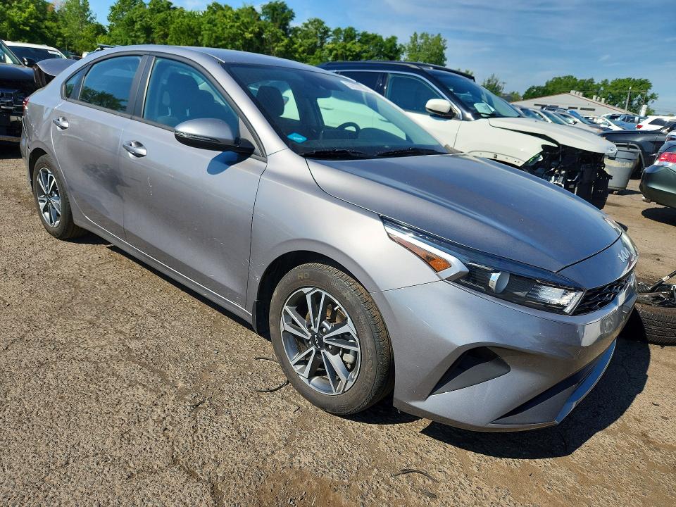 2023 Kia Forte მანქანა იყიდება აუქციონზე, vin: 3KPF24AD4PE531166, აუქციონის ნომერი: 57637766