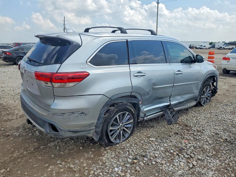 58034736 :رقم المزاد ، 5TDJZRFH0KS928323 vin ، 2019 Toyota Highlander مزاد بيع