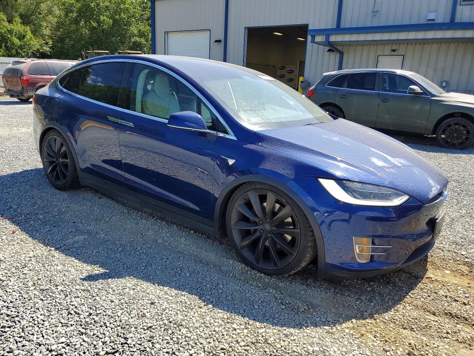 Продаж на аукціоні авто 2018 Tesla Model X, vin: 5YJXCBE27JF136057, номер лоту: 57162186