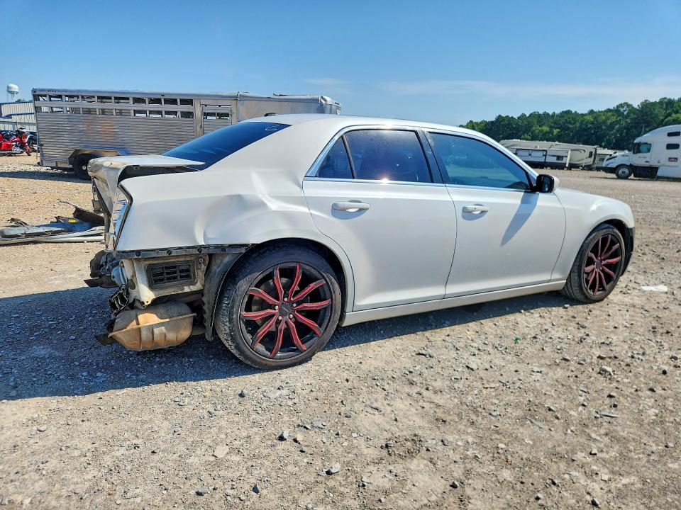 2013 Chrysler 300 მანქანა იყიდება აუქციონზე, vin: 2C3CCABG2DH740028, აუქციონის ნომერი: 55516546