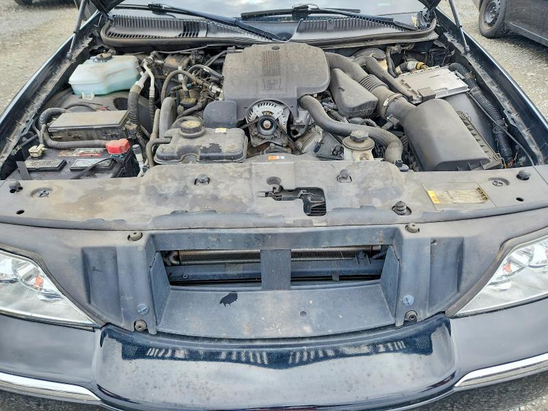 58930606 :رقم المزاد ، 2LNBL8CV2AX613239 vin ، 2010 Lincoln Town Car مزاد بيع
