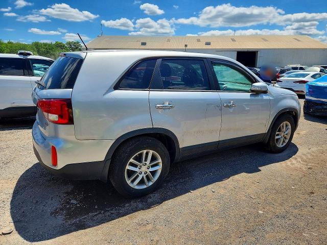 56346306 :رقم المزاد ، 5XYKT3A6XFG601732 vin ، 2015 Kia Sorento مزاد بيع