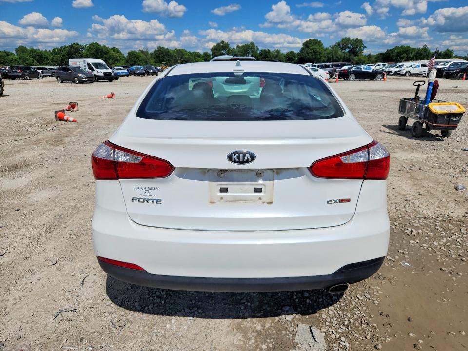 2015 Kia Forte მანქანა იყიდება აუქციონზე, vin: KNAFX4A81F5418190, აუქციონის ნომერი: 58490856