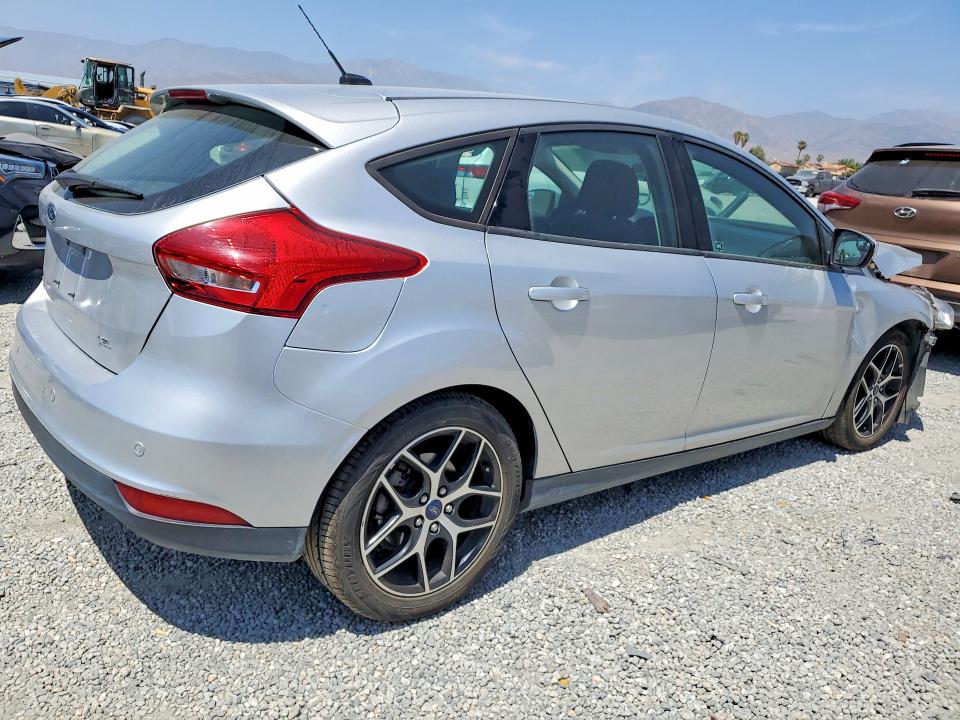55761386 :رقم المزاد ، 1FADP3M20HL333258 vin ، 2017 Ford Focus مزاد بيع