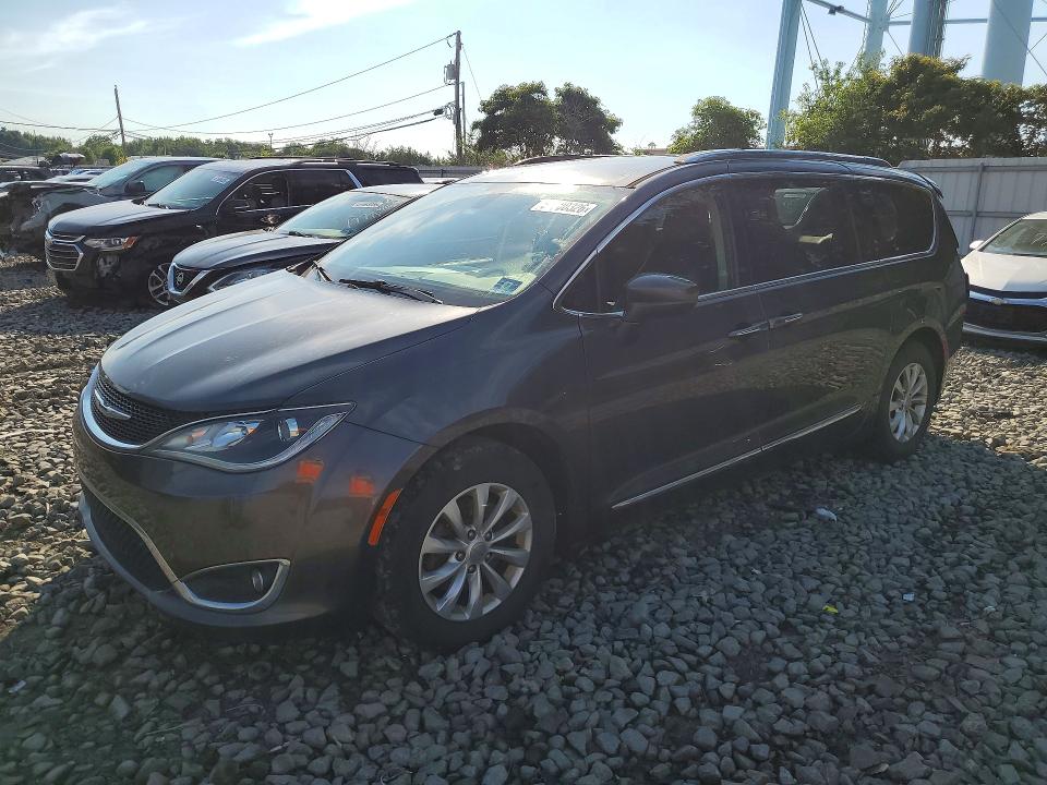 57700326 :رقم المزاد ، 2C4RC1BG8JR110316 vin ، 2018 Chrysler Pacifica مزاد بيع