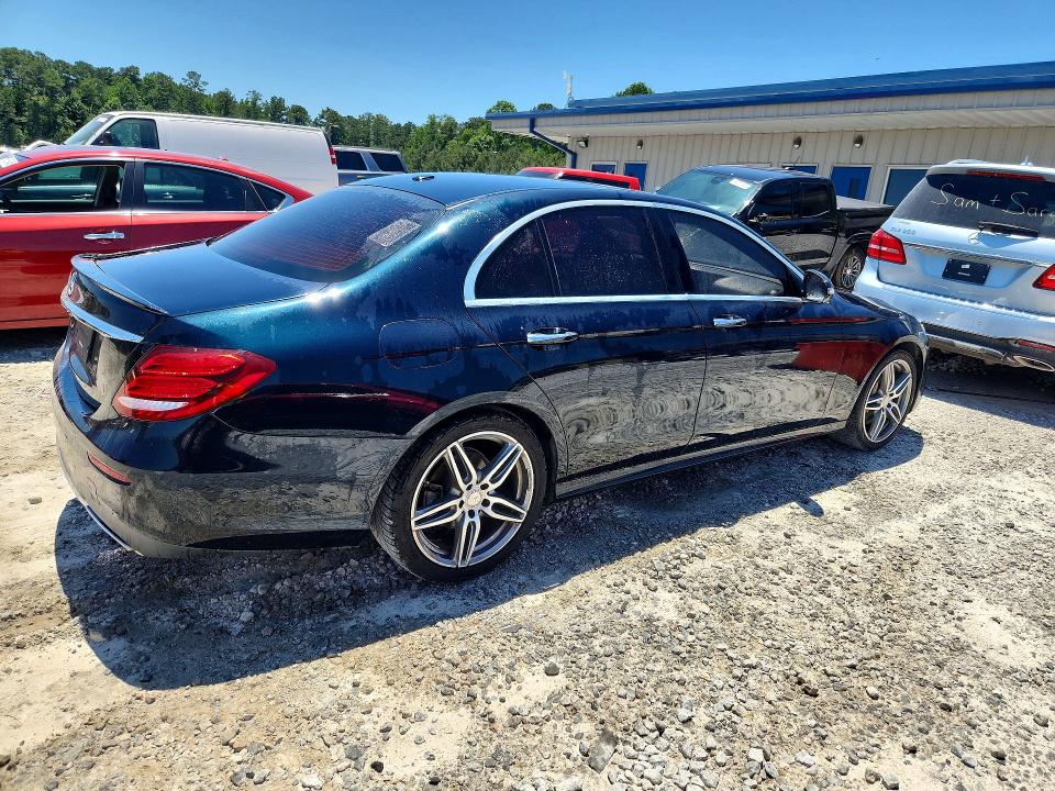 55881596 :رقم المزاد ، WDDZF4JB2HA057602 vin ، 2017 Mercedes-benz E مزاد بيع