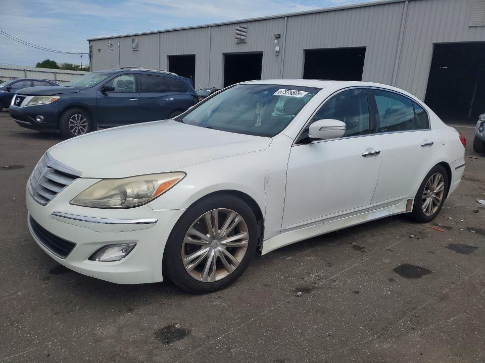 2013 Hyundai Genesis მანქანა იყიდება აუქციონზე, vin: KMHGC4DD5DU236860, აუქციონის ნომერი: 57528606