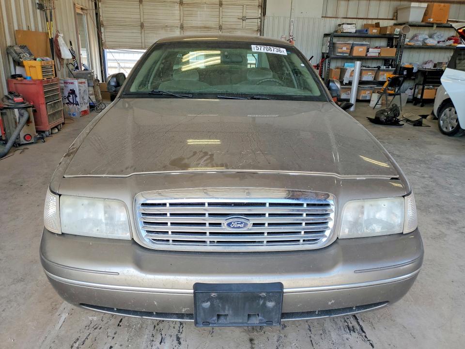 57708736 :رقم المزاد ، 2FAFP73W41X195804 vin ، 2001 Ford Crown Victoria مزاد بيع
