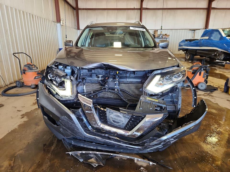 56144246 :رقم المزاد ، JN8AT2MV0HW015964 vin ، 2017 Nissan Rogue مزاد بيع
