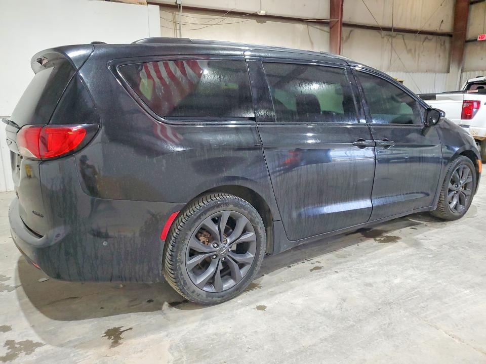 Продажа на аукционе авто 2018 Chrysler Pacifica, vin: 2C4RC1GG8JR230674, номер лота: 55653766