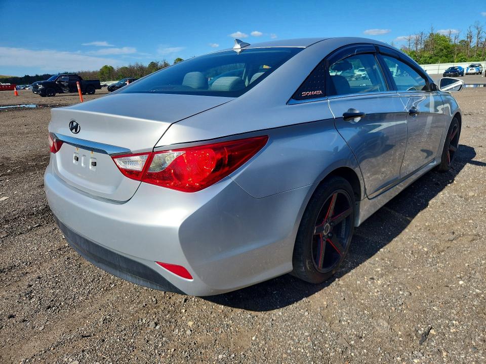 57562566 :رقم المزاد ، 5NPEB4AC6EH820531 vin ، 2014 Hyundai Sonata مزاد بيع