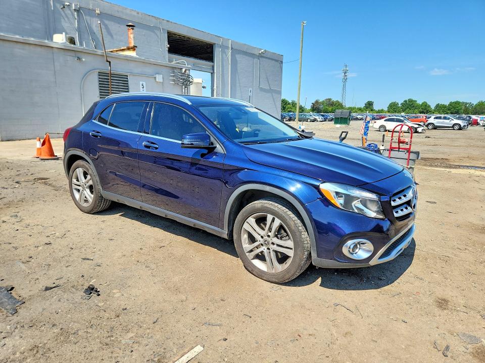 56821796 :رقم المزاد ، WDCTG4EB5JJ454762 vin ، 2018 Mercedes-benz Gla مزاد بيع