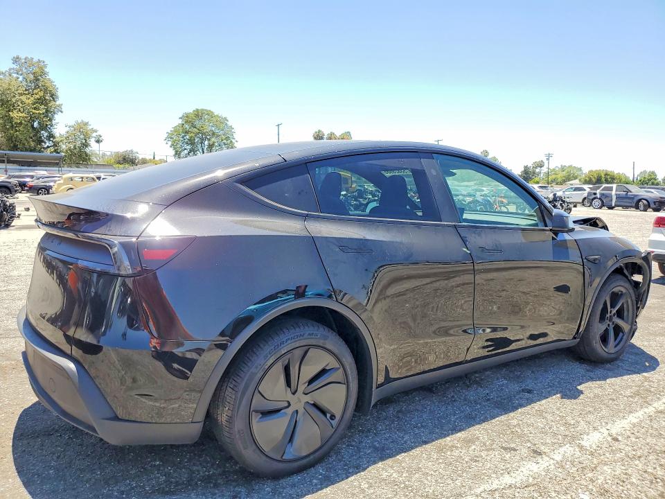 58828986 :رقم المزاد ، 7SAYGDEDXTF589035 vin ، 2026 Tesla Model Y مزاد بيع