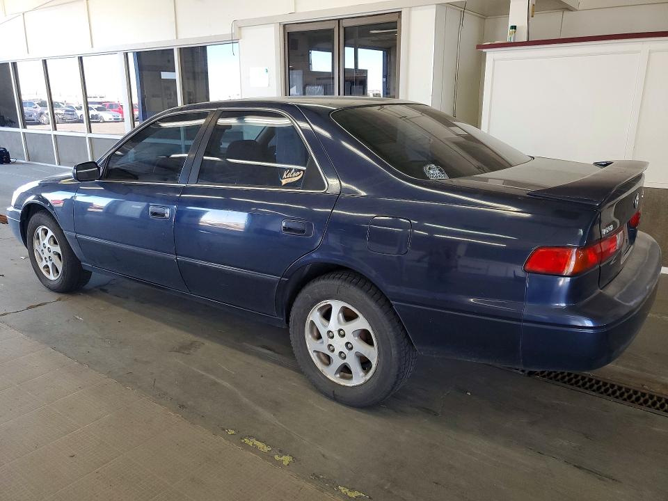 57749406 :رقم المزاد ، 4T1BF22K2XU082314 vin ، 1999 Toyota Camry مزاد بيع