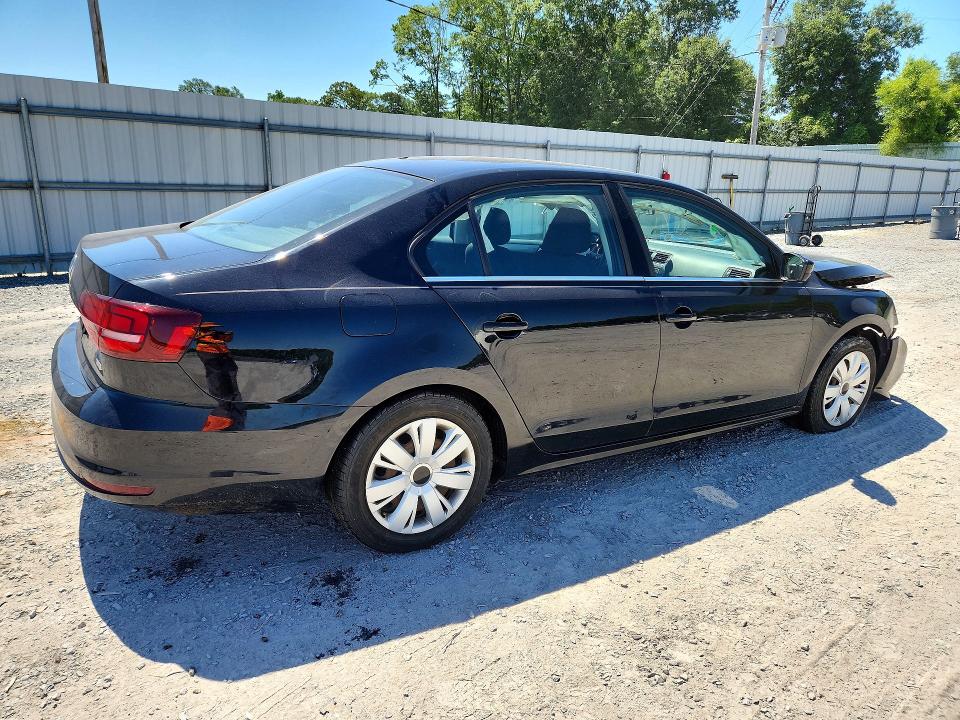 55988736 :رقم المزاد ، 3VW167AJ0HM342153 vin ، 2017 Volkswagen Jetta مزاد بيع