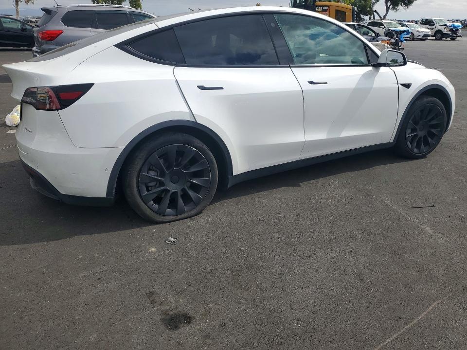 58029946 :رقم المزاد ، 5YJYGAEE2MF155021 vin ، 2021 Tesla Model Y مزاد بيع