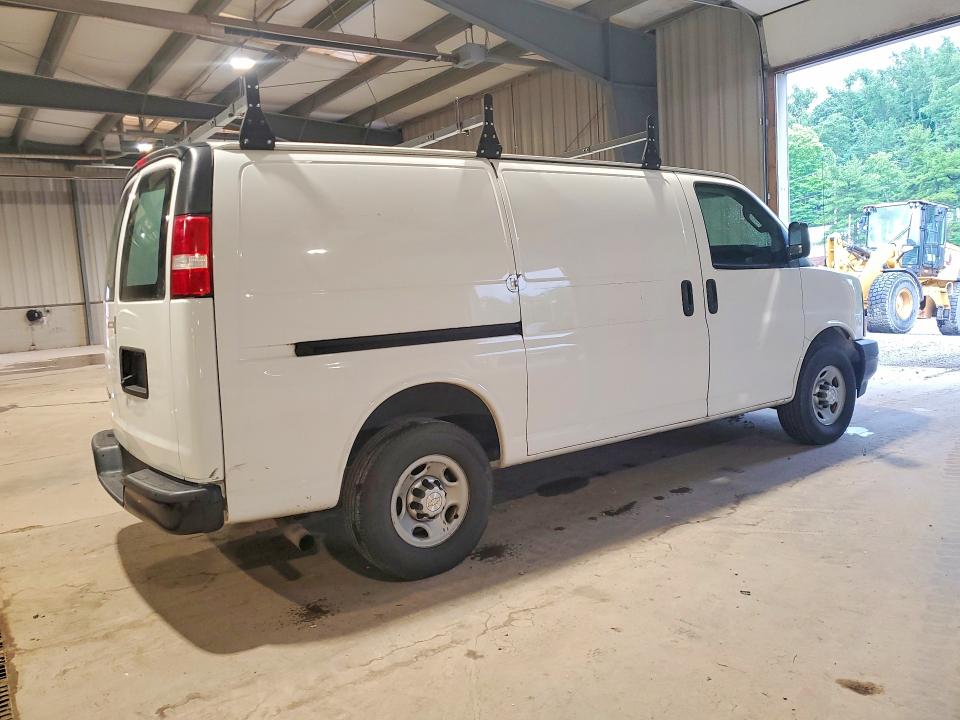 58313236 :رقم المزاد ، 1GCWGAFF7H1133691 vin ، 2017 Chevrolet Express G2500 مزاد بيع