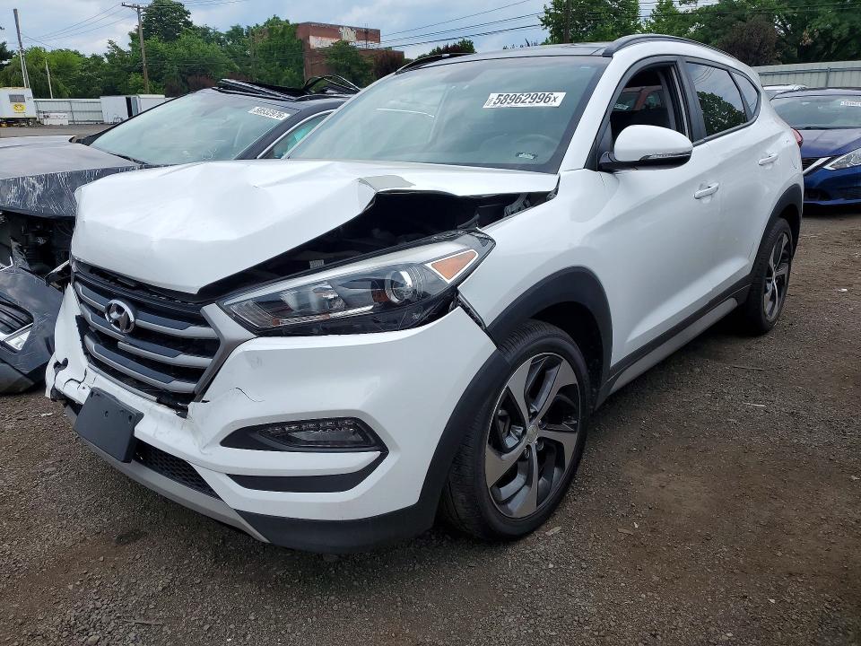 58962996 :رقم المزاد ، KM8J3CA23JU665882 vin ، 2018 Hyundai Tucson مزاد بيع