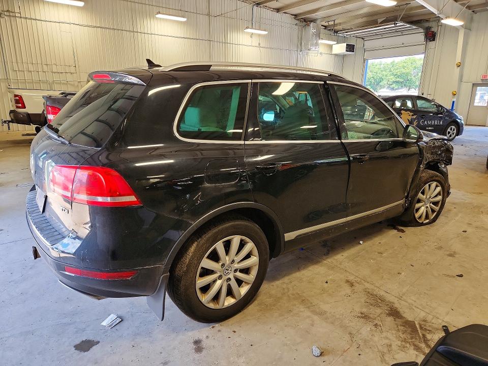 2012 Volkswagen Touareg მანქანა იყიდება აუქციონზე, vin: WVGEK9BPXCD010395, აუქციონის ნომერი: 57259986