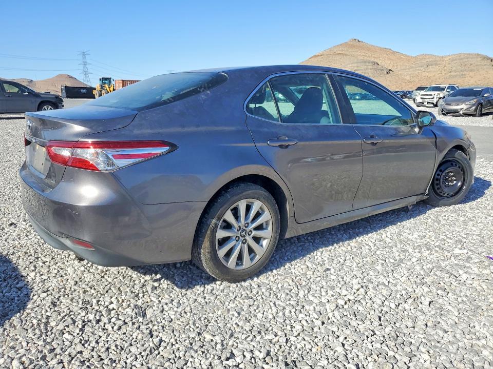 Продаж на аукціоні авто 2018 Toyota Camry, vin: 4T1B11HK3JU568122, номер лоту: 56343396