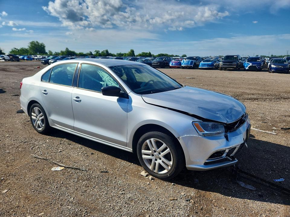 58772666 :رقم المزاد ، 3VW2K7AJ9FM262377 vin ، 2015 Volkswagen Jetta مزاد بيع