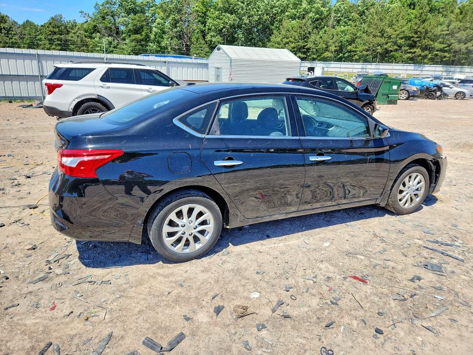 55199566 :رقم المزاد ، 3N1AB7AP0JY218677 vin ، 2018 Nissan Sentra مزاد بيع