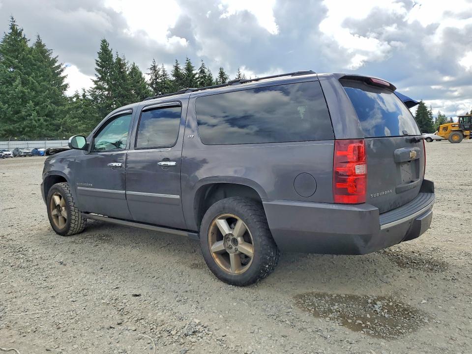 2010 Chevrolet Suburban მანქანა იყიდება აუქციონზე, vin: 1GNUKKE33AR252081, აუქციონის ნომერი: 58547836