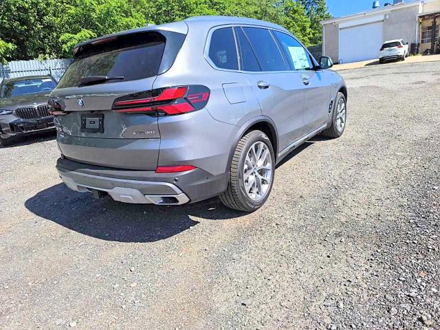 55637186 :رقم المزاد ، 5UX23EU09T9298683 vin ، 2026 Bmw X5 مزاد بيع