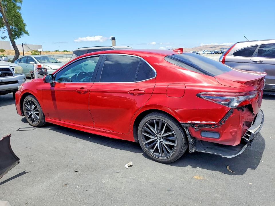 58974206 :رقم المزاد ، 4T1G11AK4MU489157 vin ، 2021 Toyota Camry مزاد بيع