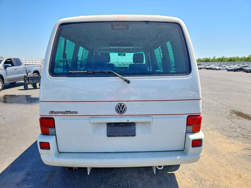 57187786 :رقم المزاد ، WV2KB47082H066379 vin ، 2002 Volkswagen Eurovan مزاد بيع