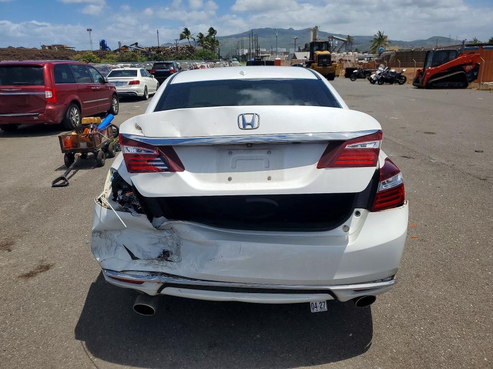 56539856 :رقم المزاد ، 1HGCR3F86HA010573 vin ، 2017 Honda Accord مزاد بيع
