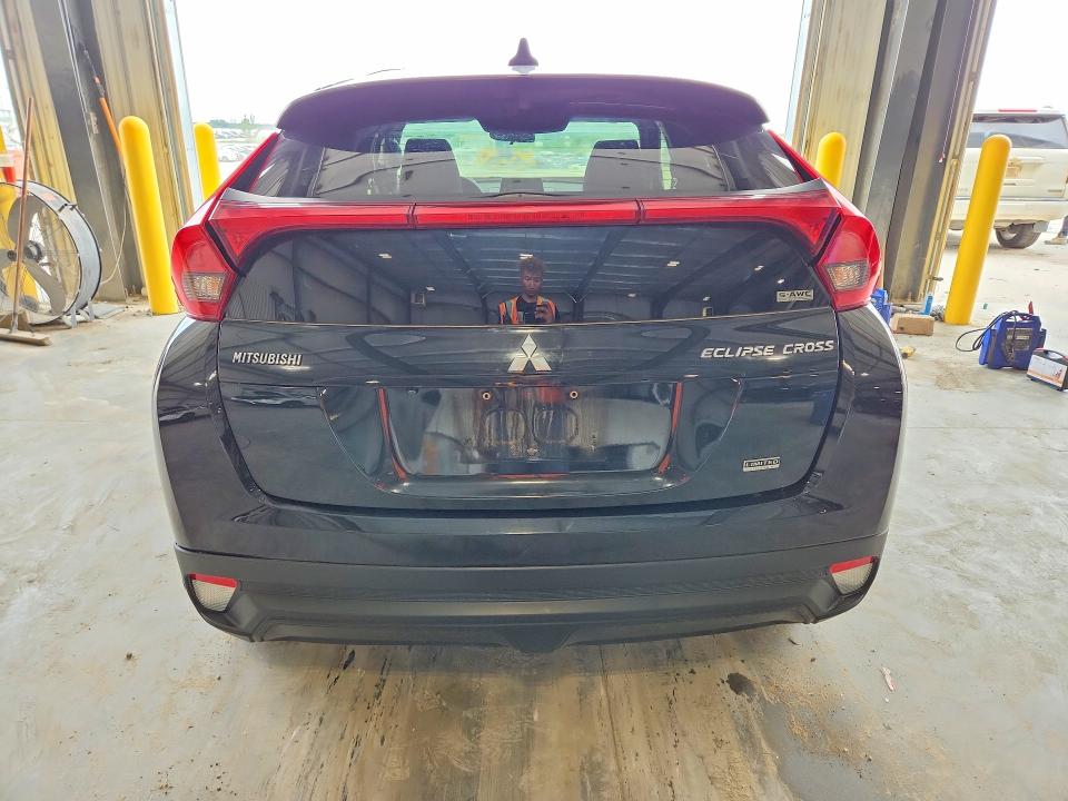 56410016 :رقم المزاد ، JA4AT4AA6JZ063041 vin ، 2018 Mitsubishi Eclipse Cross مزاد بيع