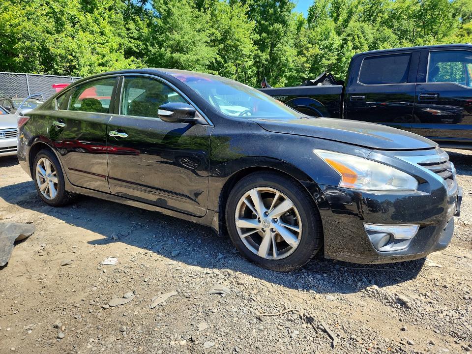 2015 Nissan Altima მანქანა იყიდება აუქციონზე, vin: 1N4AL3AP4FC950450, აუქციონის ნომერი: 55372646