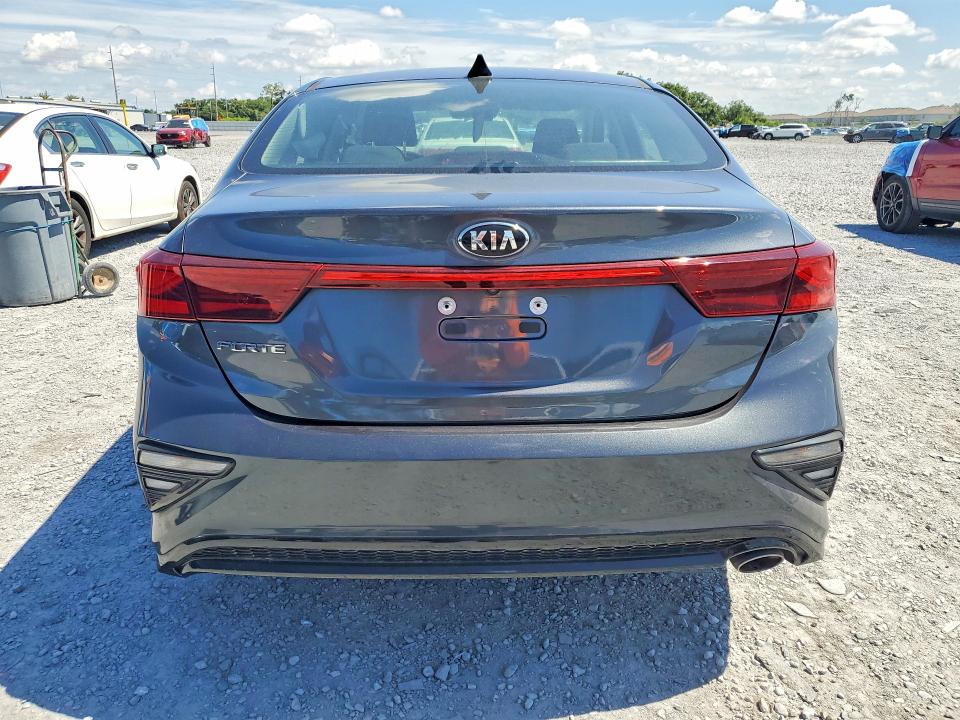 2020 Kia Forte მანქანა იყიდება აუქციონზე, vin: 3KPF24AD9LE167904, აუქციონის ნომერი: 58401256