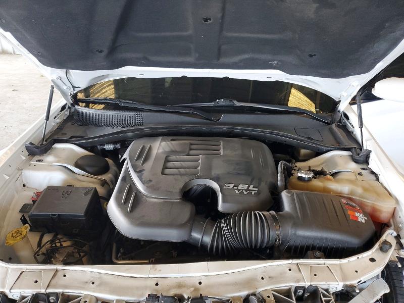 2016 Chrysler 300 მანქანა იყიდება აუქციონზე, vin: 2C3CCABG0GH156618, აუქციონის ნომერი: 57738636