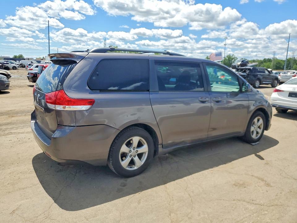 Продажа на аукционе авто 2011 Toyota Sienna, vin: 5TDKK3DC3BS055664, номер лота: 57995756