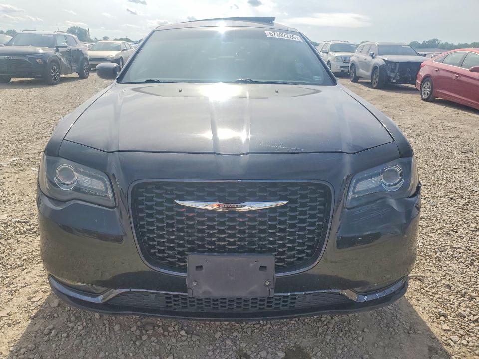 2016 Chrysler 300 მანქანა იყიდება აუქციონზე, vin: 2C3CCABG7GH329065, აუქციონის ნომერი: 57392236