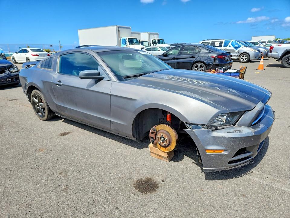 57084696 :رقم المزاد ، 1ZVBP8AMXD5252722 vin ، 2013 Ford Mustang مزاد بيع