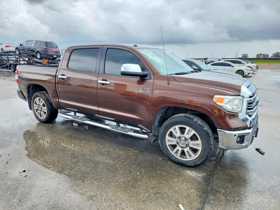 57408556 :رقم المزاد ، 5TFGW5F18HX227594 vin ، 2017 Toyota Tundra مزاد بيع