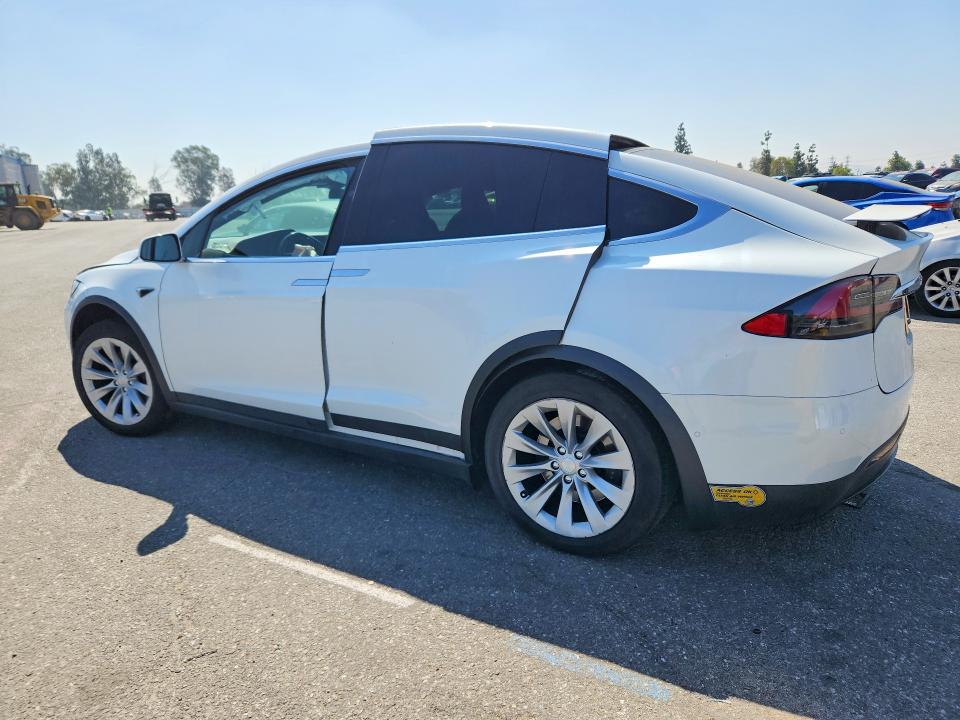 Продаж на аукціоні авто 2020 Tesla Model X, vin: 5YJXCAE21LF249953, номер лоту: 57692036