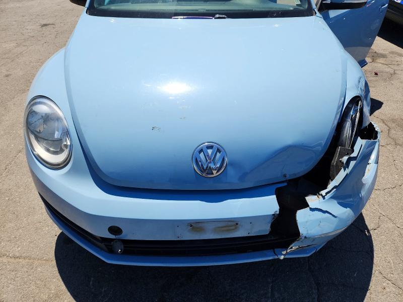 49056956 :رقم المزاد ، 3VW5P7AT5DM804636 vin ، 2013 Volkswagen Beetle مزاد بيع