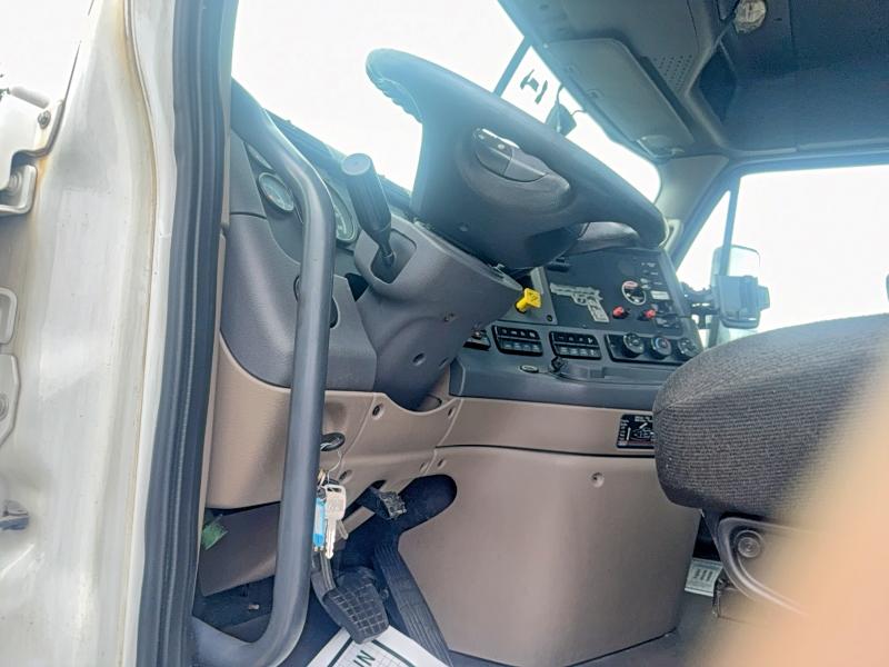 Продажа на аукционе авто 2016 Freightliner Cascadia 125, vin: 3AKGGEDV5GDHC5017, номер лота: 58603376