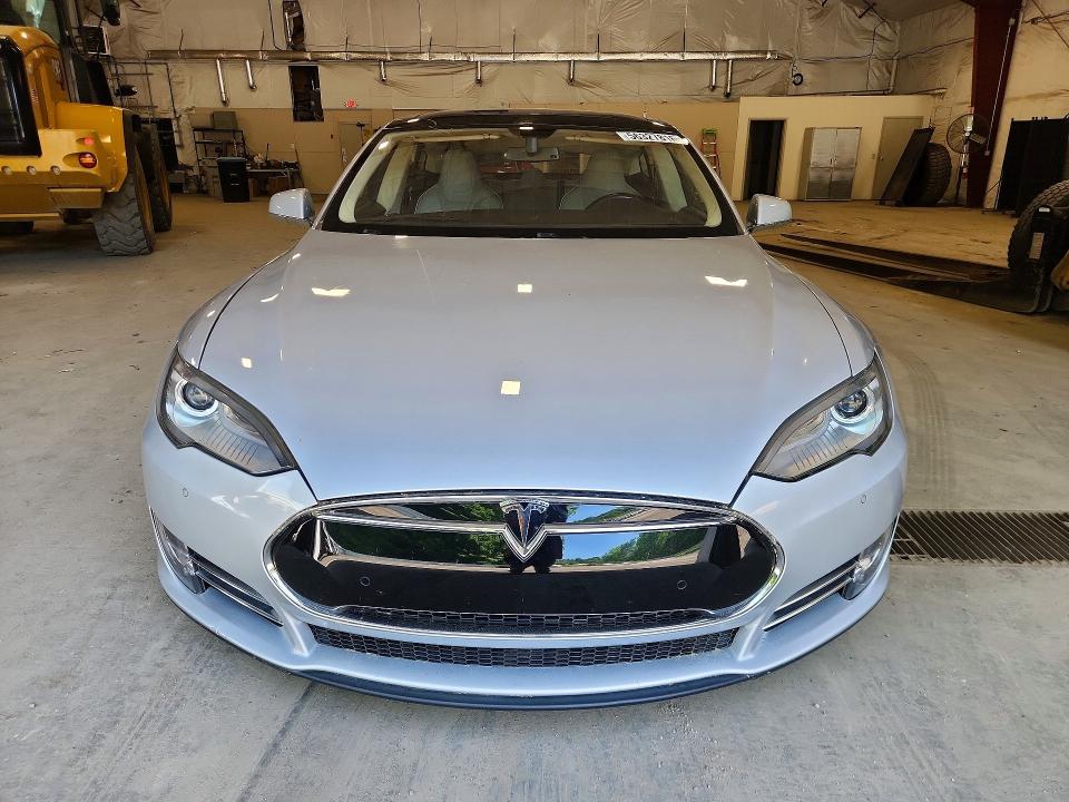Продажа на аукционе авто 2014 Tesla Model S, vin: 5YJSA1H12EFP43583, номер лота: 56327816